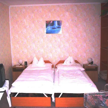 卡蒂豪斯公寓 * Hévíz